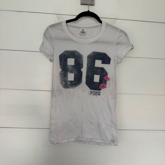 Victoria’s Secret Pink Women’s Small 86 Lips Y2K 2000s Baby Tee Short Sleeve - Picture 1 of 5